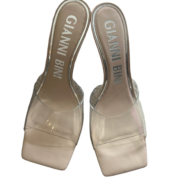 Gianni Bini Caylor Clear Patent Square Toe Triangle 3.5" Heel Sandals 11M - Picture 2 of 5